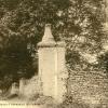 Pilier et mur de l'abbaye d'Abbecourt