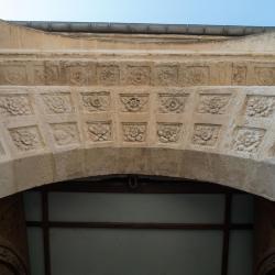 Détail de la voussure du portail
